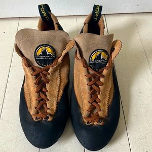 Men’s climbing shoes, size US10 La Sportiva